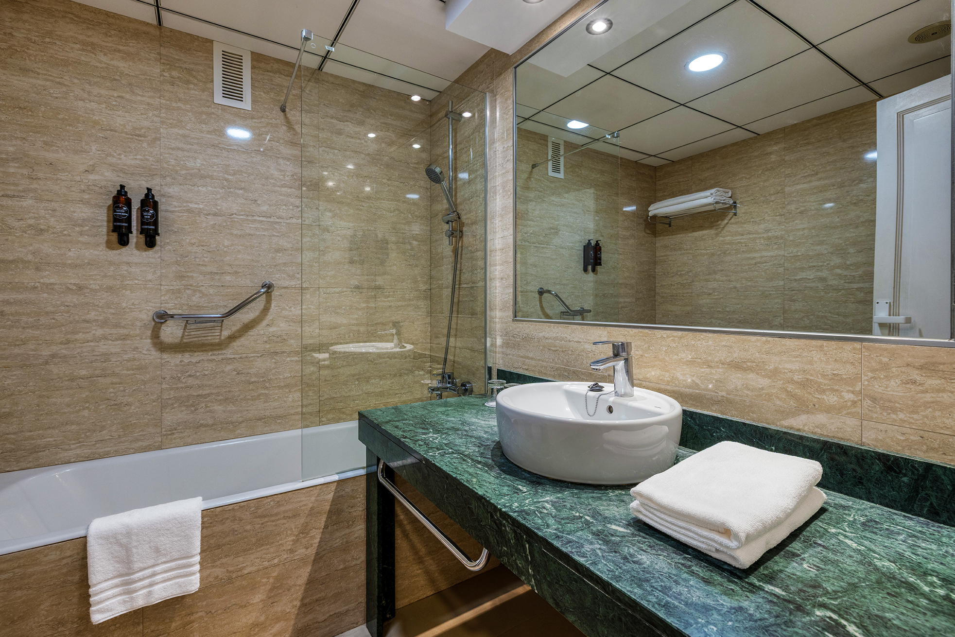 005_alta_playacapricho Doble vista mar.jpg